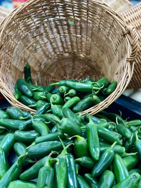 Jalapeno Peppers на ринку — стокове фото