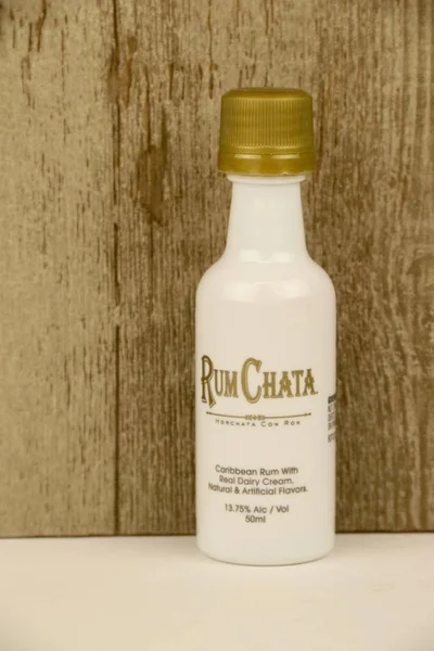 Бутылка румчатского рома — стоковое фото