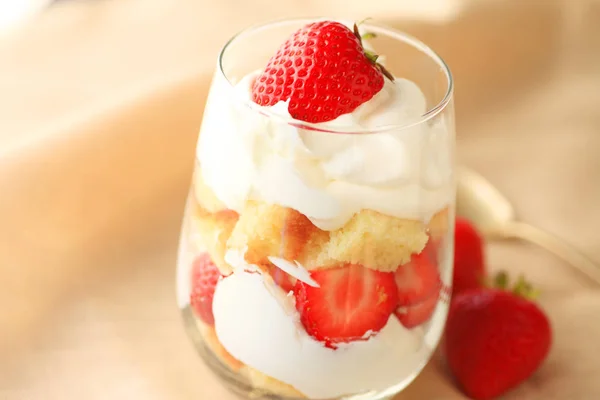 Trifle de fraise individuel — Photo