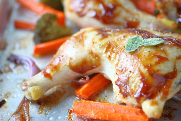 Sheet pan roast chicken with vegetables — Stock Photo, Image