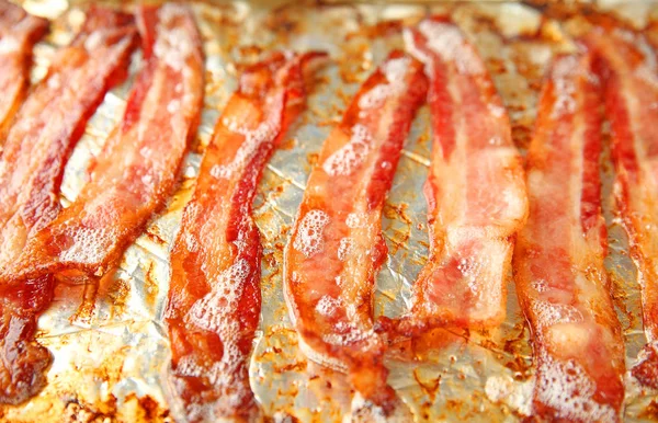 Ugn, stekt bacon — Stockfoto