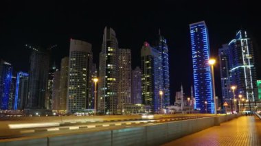 Gece Dubai Marina 'sı