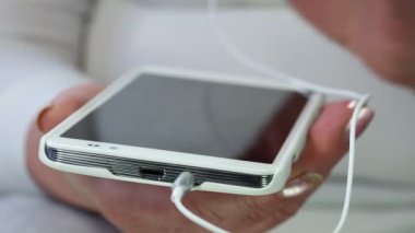  Smartphone kullanarak eller 