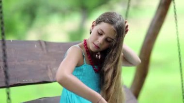 Kız tarak uzun saç