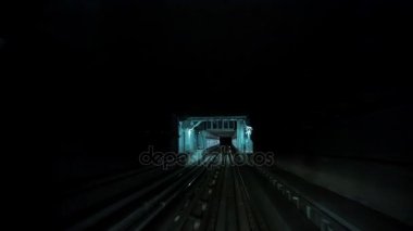  Dubai tünelde içinde tren gider