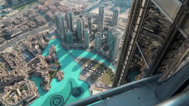 Вид на Дубай из окна — стоковое видео