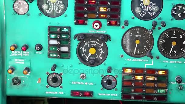 Starý panel nástrojů letadel — Stock video