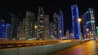 Gece Dubai Marina 'sı