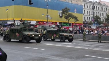 Geçit töreni askeri donanım