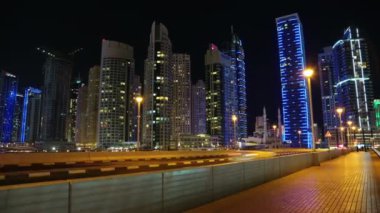 Gece Dubai Marina 'sı