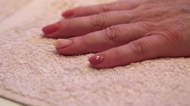 Salon yordamda manikür