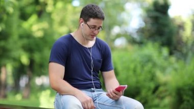 Akıllı Telefon 'da Konuşan Adam