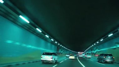 Dubai tünelinden sürüş
