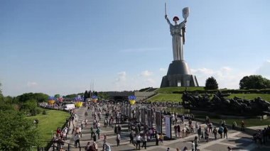 Ukrayna'nın tarihi Ulusal Müzesi yakın kişi 