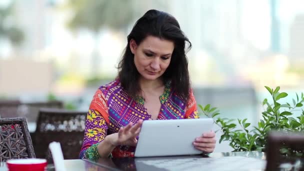 Woman using white tablet — Stock Video