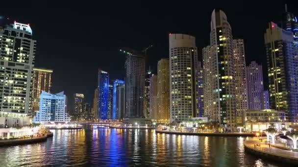 Marina de Dubaï la nuit — Video