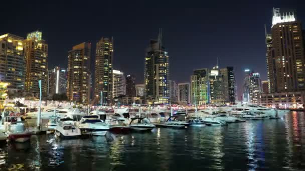 Dubai Marina på natten — Stockvideo