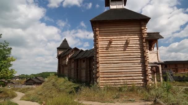 Castle in Kyivan Rus park — Stock Video