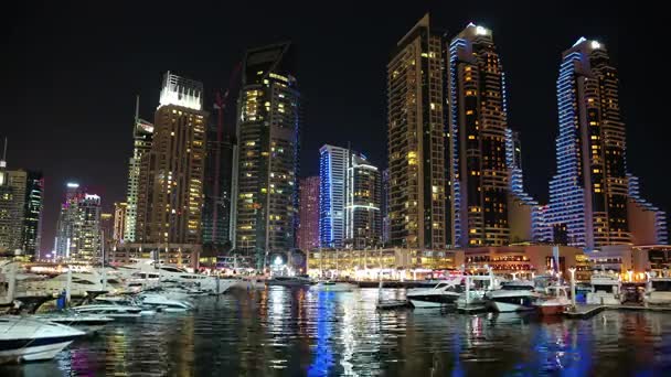 Dubai Marina por la noche — Vídeos de Stock