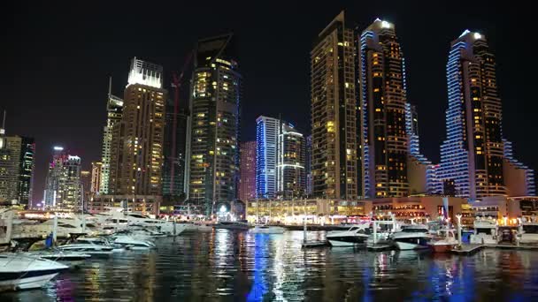 Dubai Marina por la noche — Vídeos de Stock