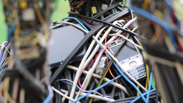 Menschliche Skulptur aus Elektrodraht — Stockvideo