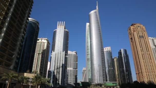 Torens in Verenigde Arabische Emiraten — Stockvideo