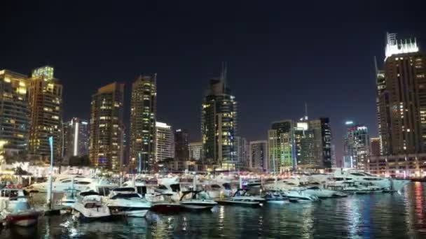 Dubai Marina por la noche — Vídeos de Stock