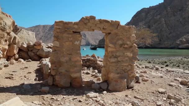 Costa rocosa en el Golfo de Omán — Vídeo de stock