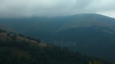4k fırtına bulutları dağlarda Timelapse