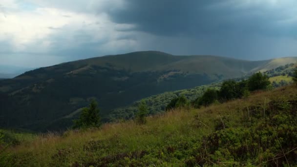 4 k 山中 rainclouds のタイムラプス — ストック動画