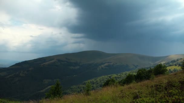 4K Timelapse des nuages de pluie en montagne — Video