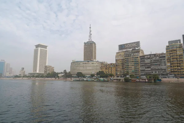 Egito Cairo Dezembro 2019 Edifícios Margem Rio Nilo Cidade Cairo — Fotografia de Stock