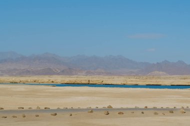 Sina Yarımadası 'nın güney ucundaki Ras Mohammed Milli Parkı' ndan Sina Dağları 'na bakın.