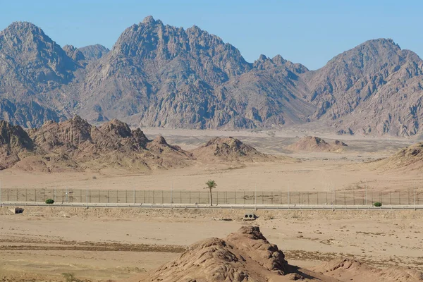 Camino Desierto Del Sinaí Cerca Ciudad Sharm Sheikh Egipto —  Fotos de Stock
