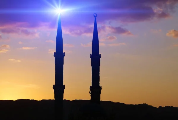 Вечерние Облака Два Минарета Мечети Аль Сахаба Городе Шарм Эль — стоковое фото