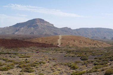 Volkan Teide 'nin içinde, içinde katı lav bulunan yol, Tenerife Adası, Kanarya Adaları, İspanya