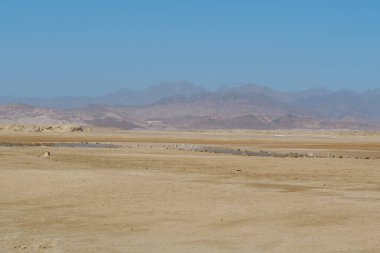 Sina Yarımadası 'nın güney ucundaki Ras Mohammed Milli Parkı' ndan Sina Dağları 'na bakın.