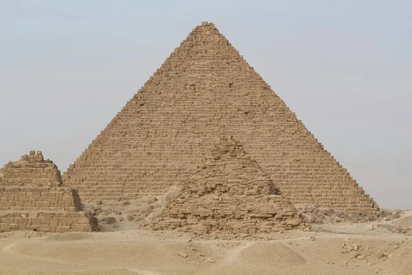 Пирамида Менкауре Пирамиды Цариц Плато Гиза Недалеко Каира Египет — стоковое фото