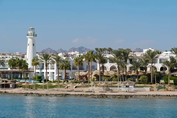 エジプト シャルム シェイク シナイ 2019年12月7日 エジプト シャルム シェイクの紅海沿岸近くのビーチのあるホテル — ストック写真