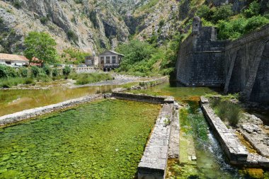 Eski tarihi şehir Kotor - Karadağ 'ın kıyı kenti, Kotor Körfezi, Adriyatik Denizi