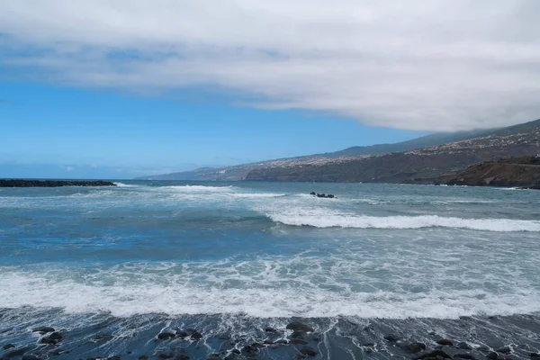 Brechende Wellen Strand Mit Schwarzem Vulkansand Puerto Cruz Stadt Auf — Stockfoto