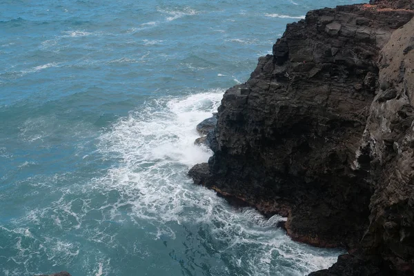 Brechen Wellen Des Atlantiks Und Gefährliche Felsen Puerto Cruz Stadt — Stockfoto