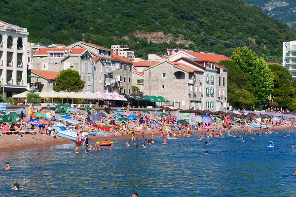 Petrovac Montenegro July 2019 Orang Orang Pantai Kota Petrovac Montenegro — Stok Foto
