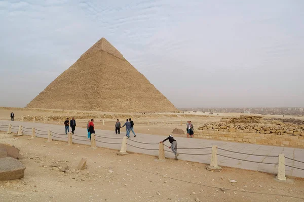 Люди Біля Піраміди Хафр Плато Гіза Каїр Єгипет — стокове фото