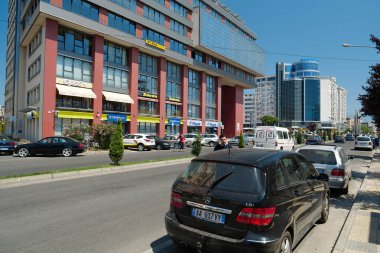 Shkoder, Arnavutluk, 7 Temmuz 2019: Arnavutluk Cumhuriyeti 'nde Scutari veya Scodra olarak bilinen Şkoder veya Şkodra kentindeki trafiğin taşınması