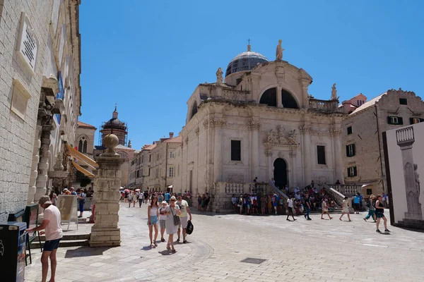 Dubrovnik Croacia Junio 2019 Personas Cercanas Iglesia Saint Vlaho Casco — Foto de Stock