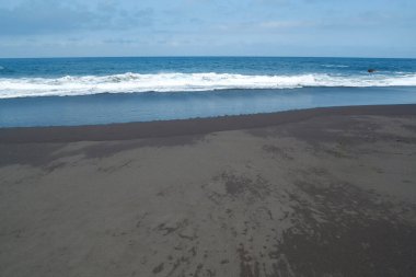Tenerife Adası, Kanarya Adaları, Atlantik Okyanusu, İspanya 'da siyah volkanik kumları olan plaj