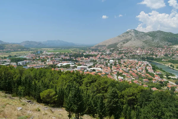 Bosna Hersek Sırp Cumhuriyeti Ndeki Trebinje Kenti Trebisnjica Nehrinin Manzarası — Stok fotoğraf