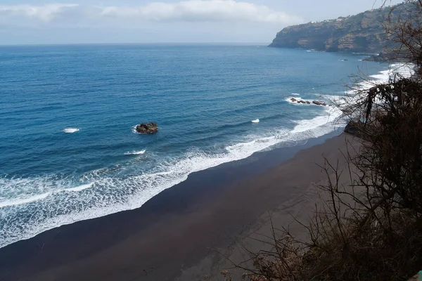 Schöner Strand Mit Schwarzem Vulkansand Auf Teneriffa Kanarische Inseln Atlantik — Stockfoto