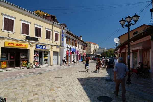 Albania Shkoder Julio 2019 Gente Las Calles Shkoder Shkodra Históricamente — Foto de Stock